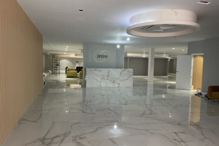 Reforma integral tienda de 700 m²: arquitectura y diseño comercial